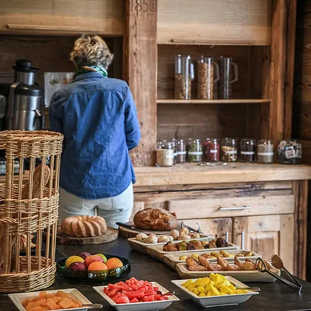 Fleur De Neige Hotel 3*