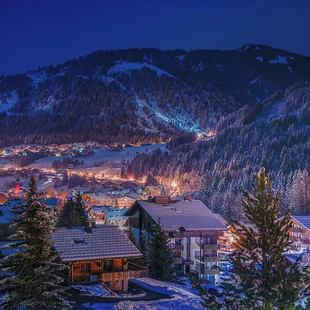 Fleur De Neige Hotel 3*